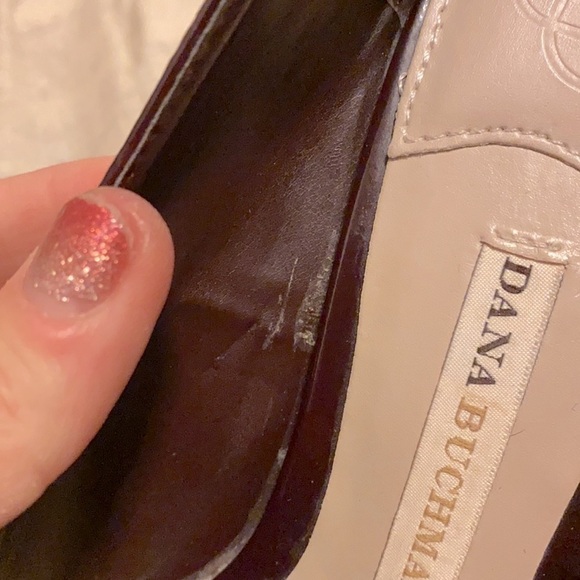 Dana Buchman Sz 8, pointed wingtip shoe, excellent detail. Very stylish. - Picture 3 of 14